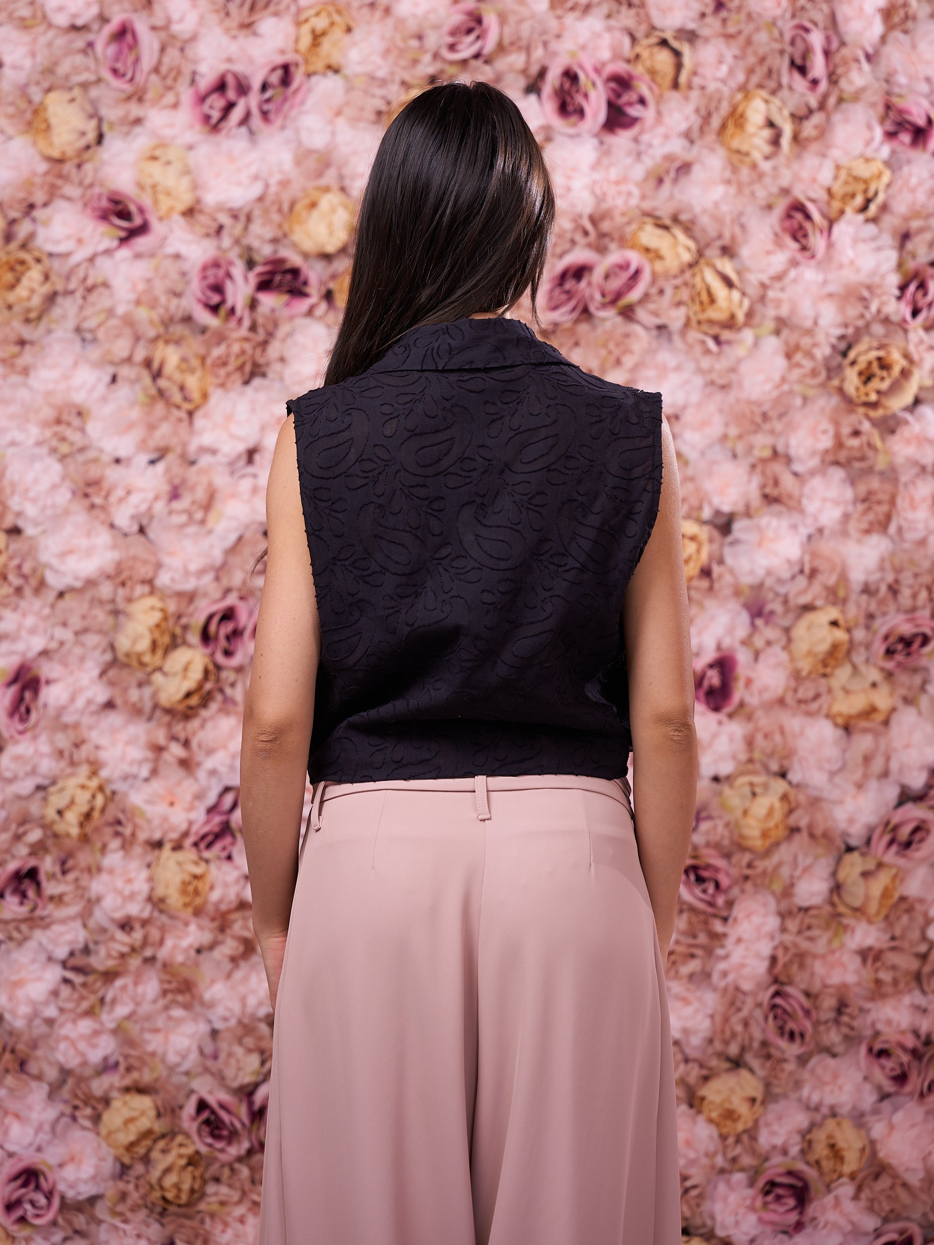 Top Smanicato Nero